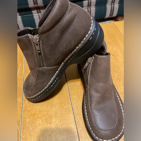 NWOT Ladies Size 5 1/2 DrScholl’s Cloud Brown Leather PullOn Boots With Zippers - Picture 15 of 16